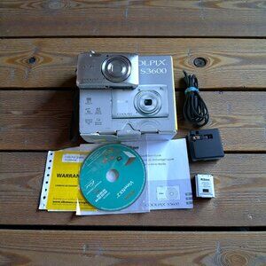 NIKON COOLPIX S3600 - 20.1MP Digital Camera Silver TESTED & WORKING